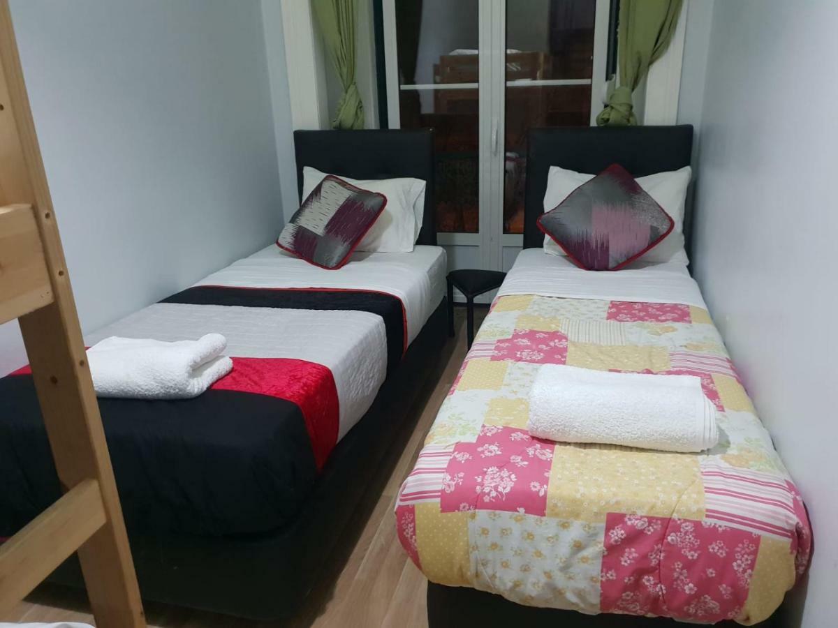 Shangri-la Arroios Hostel *